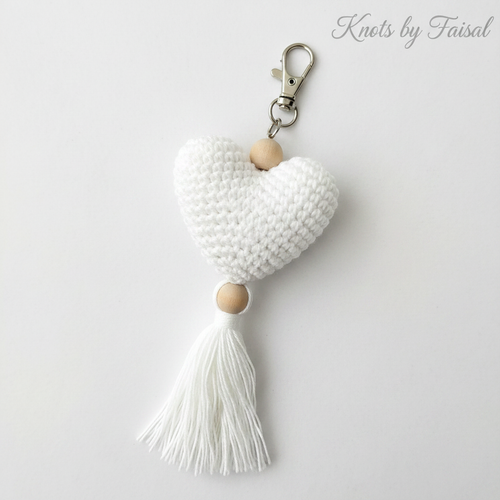 White crochet heart keychain with tassel by Knots by Faisal